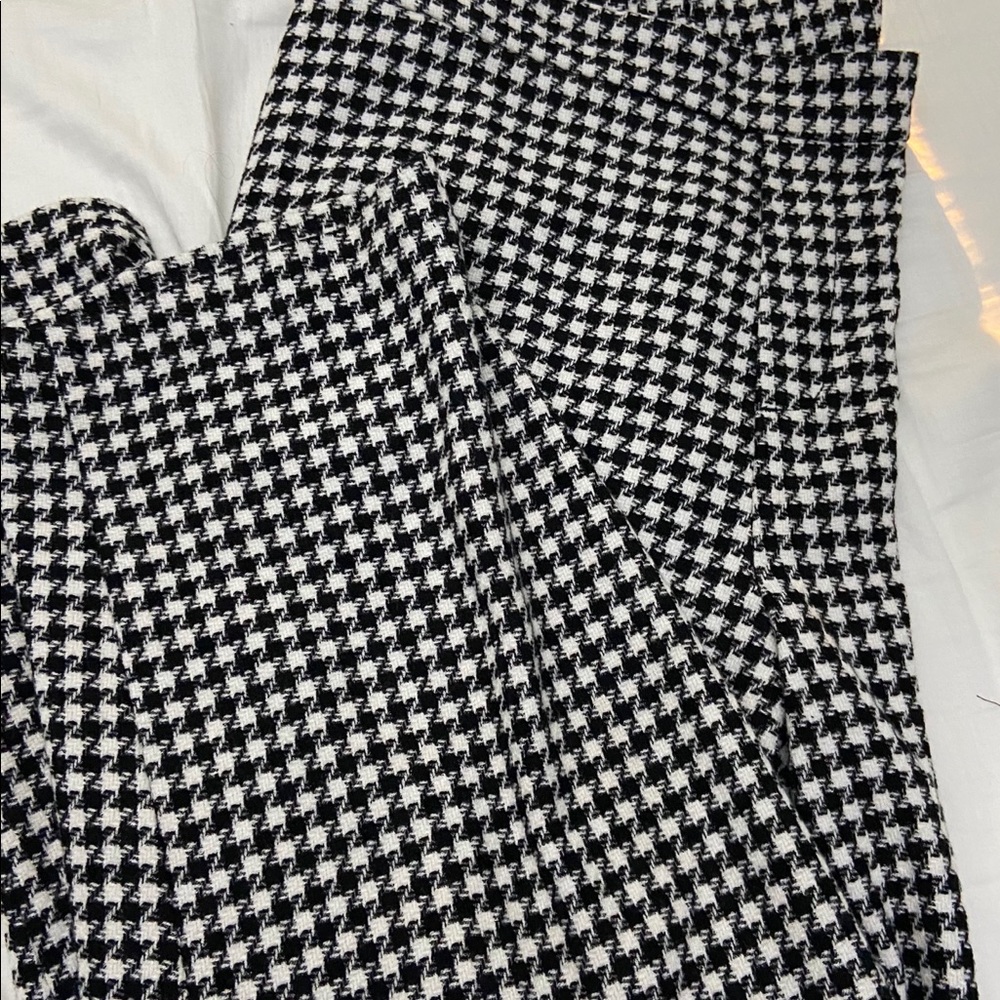 OLD NAVY HOUNDSTOOTH PULL ON PANTS